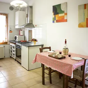 Cheap In The Old Village , Colle Val D'Elsa Italia