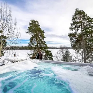 Relaxing Oasis With Jacuzzi - Amazing View & Private Pier Villa